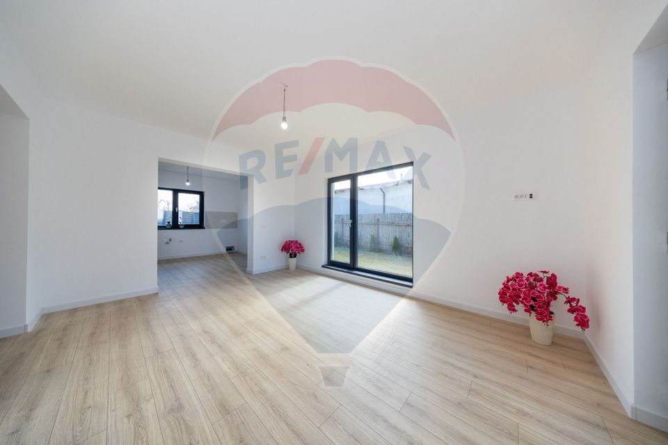 4 room House / Villa for sale