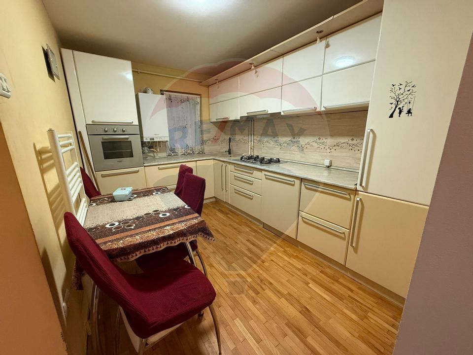 Apartament cu 3 camere in zona Aurel Vlaicu