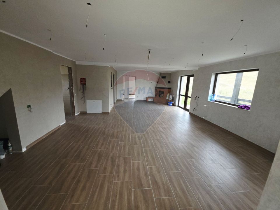 Casa  si  teren zona Balaurul