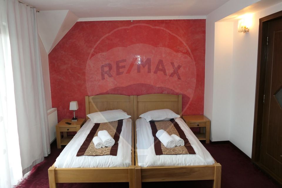 Vilă cu 10 camere de vânzare în zona Centrala