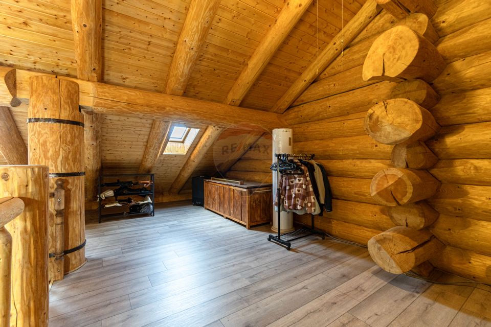 Doua case in stil canadian – confort modern intr-un cadru natural