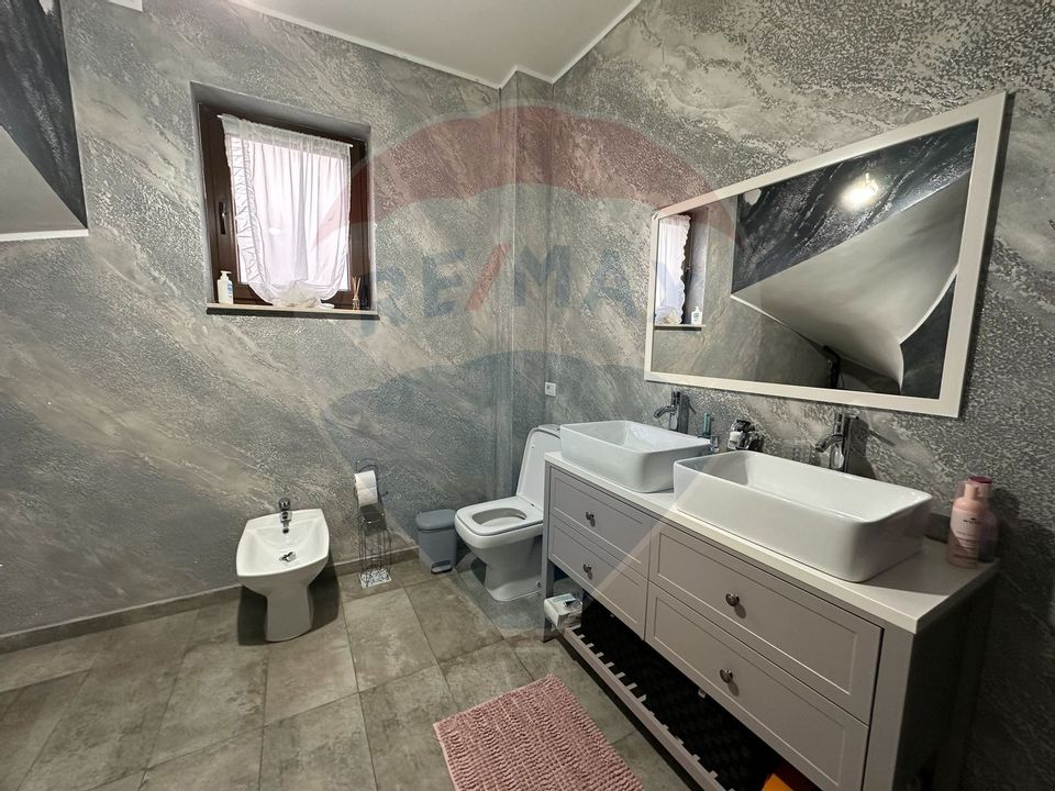 Casa/Vilă cu spatele la padure Vanatori