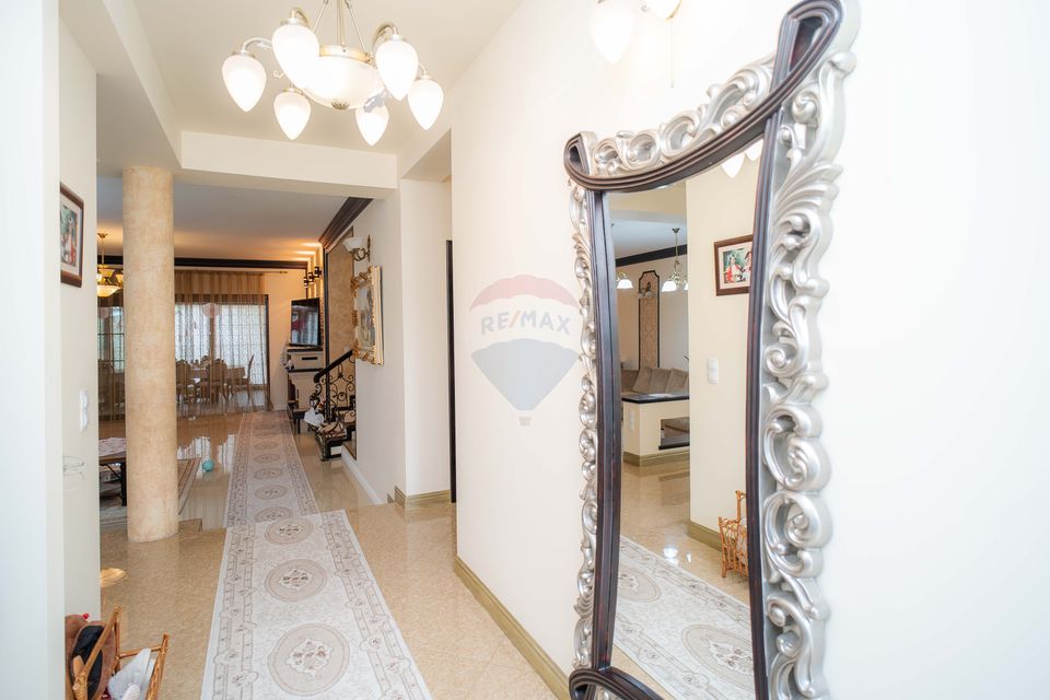 0% Comision - VILA de LUX de vânzare – Cu iaz natural