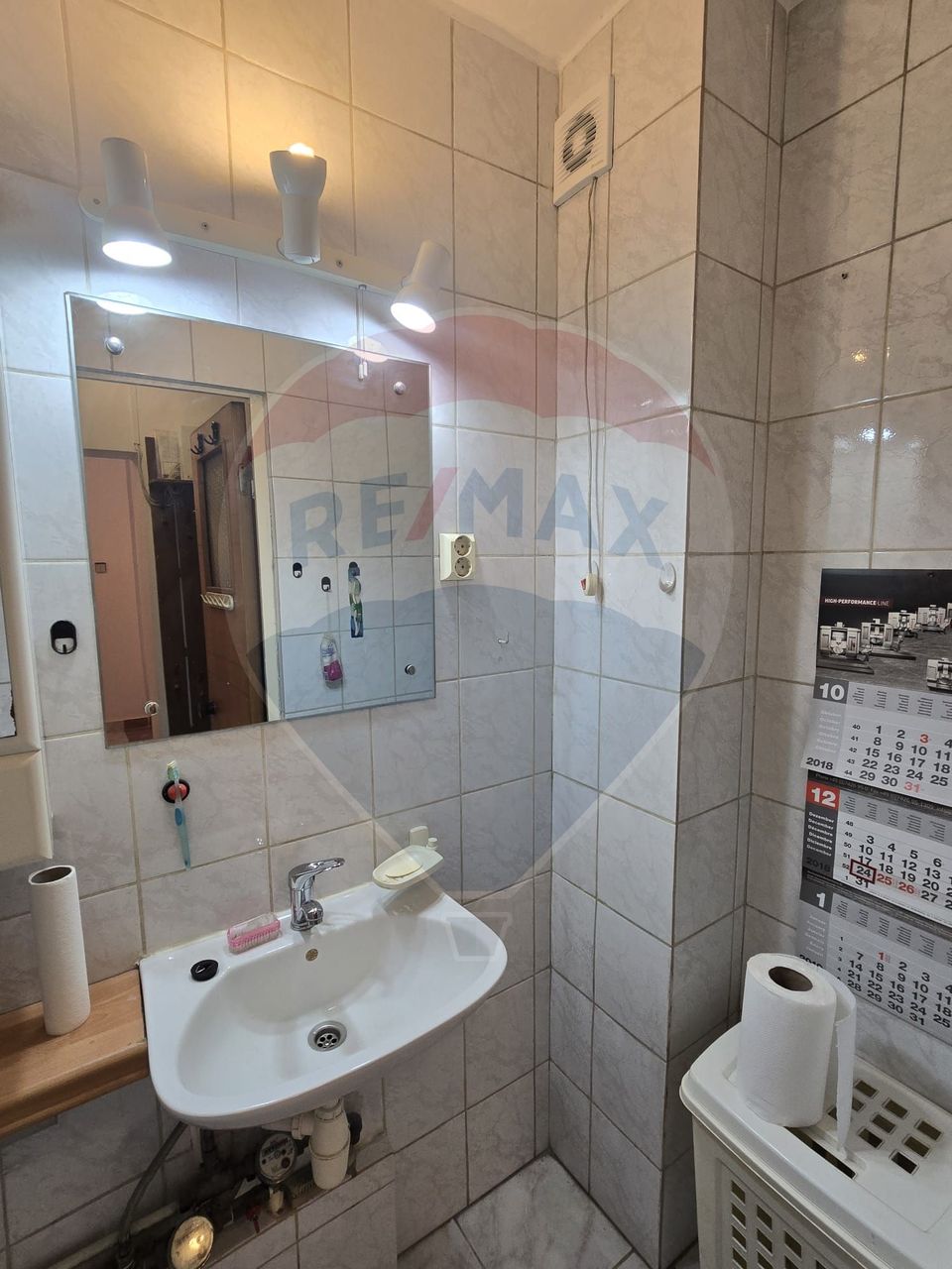 Apartament cu 3 camere de vânzare în zona Bucur Obor