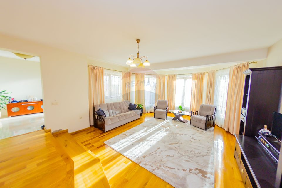 VILA CU TEREN GENEROS DE VANZARE/SCHIMB CU CASA