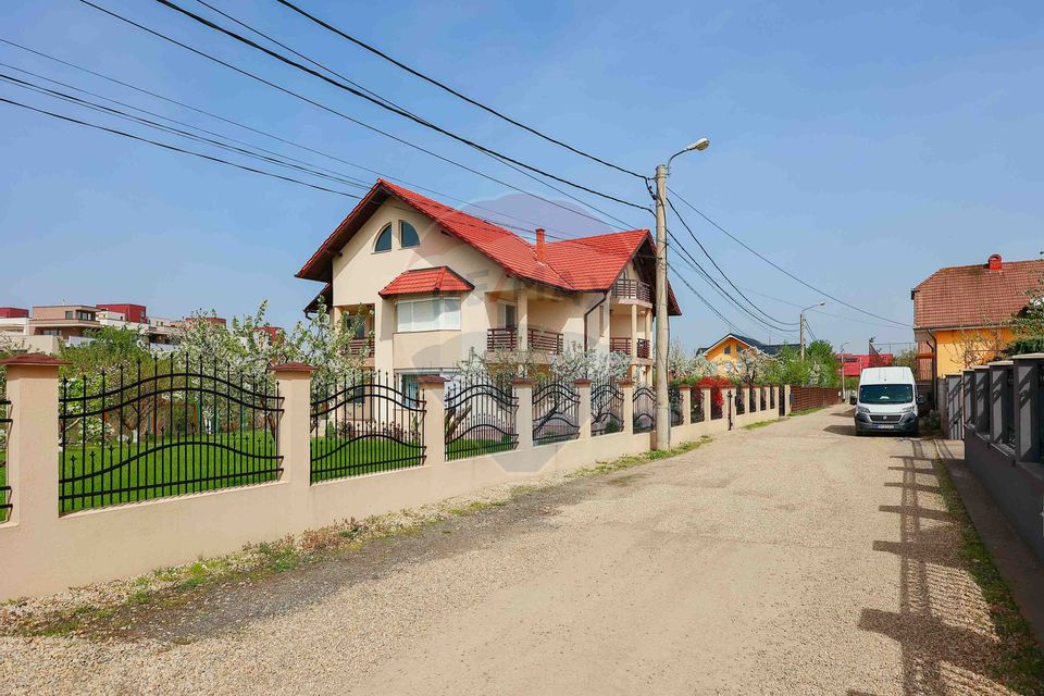 5 room House / Villa for sale, Nufarul area