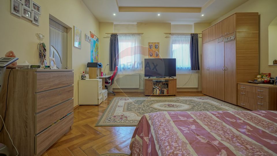 Apartament 3 camere cu acces auto, Centrul Istoric