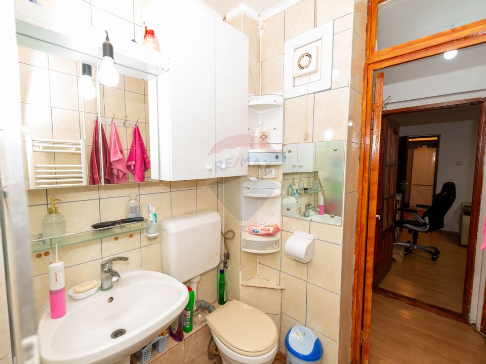 Apartament cu 2 camere de vanzare  Piata Resita , 38mp