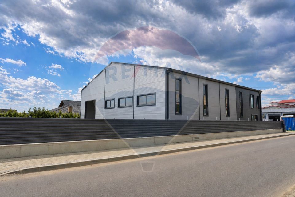 Hală industrială de închiriat – 560 mp  si curte