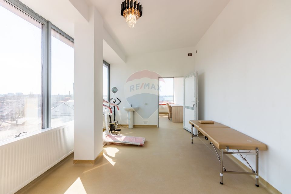 Închiriere activ complet: policlinică, cămin seniori & catering