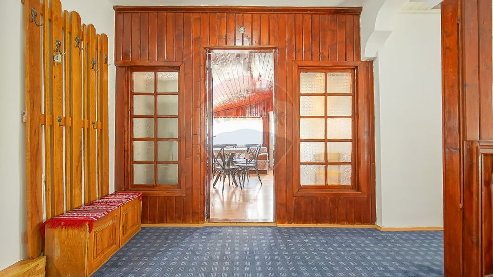 Vilă cu farmec istoric în Bușteni, pensiune sau locuință de vacanță!