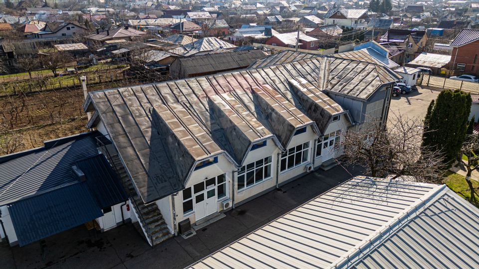 940sq.m Commercial Space for rent, Serbanesti area