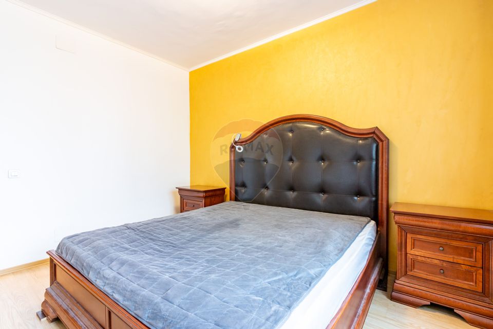 Apartament cu 3 camere de vânzare în zona Mihai Bravu