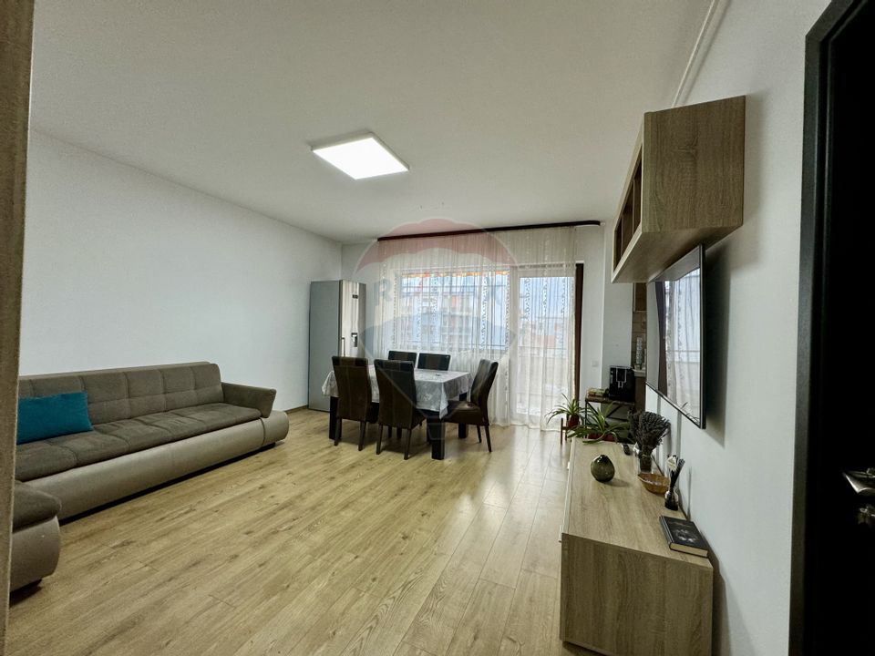 Apartament cu 3 camere, loc de parcare, de închiriat, Parcul Poligon