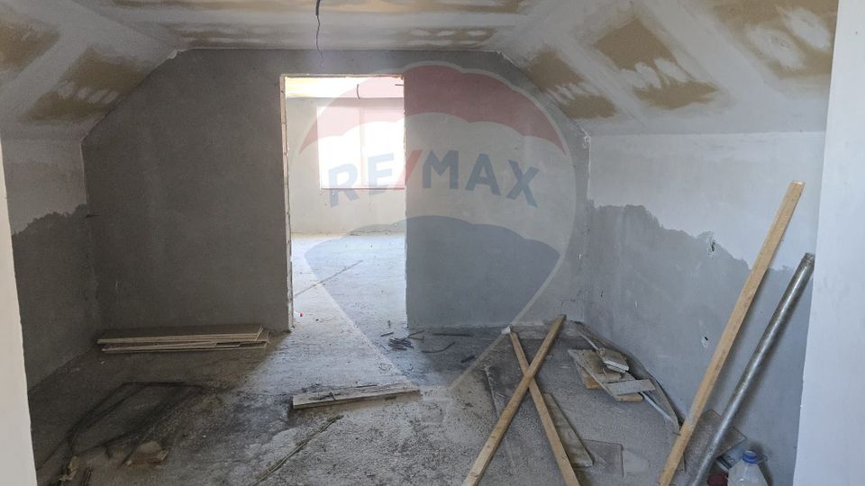 Casă / Vilă de vânzare sau spatiu comercial in Hurjuieni