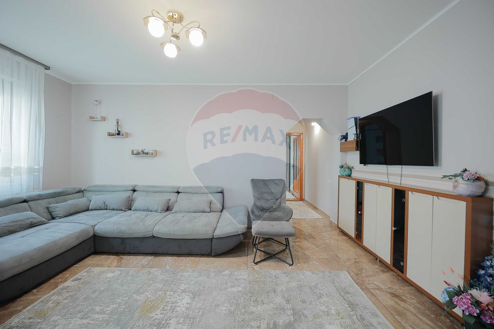 De vânzare Apartament cu 4 camere, lângă Podul Centenarului