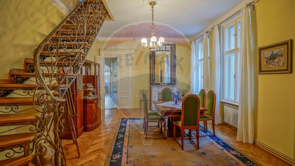 15 room House / Villa for sale, Centrul Istoric area