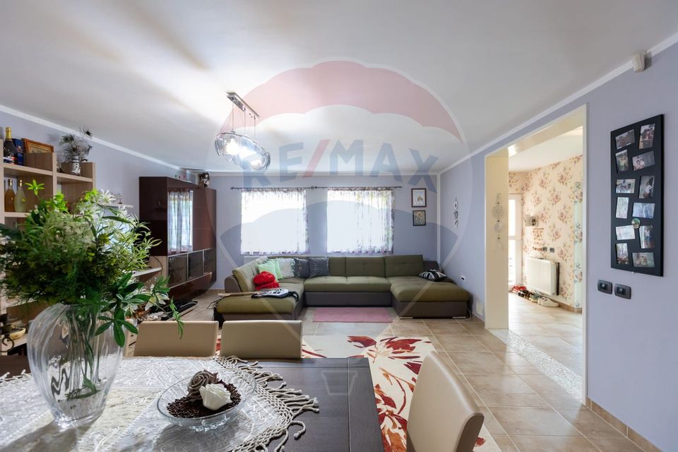 4 room House / Villa for sale