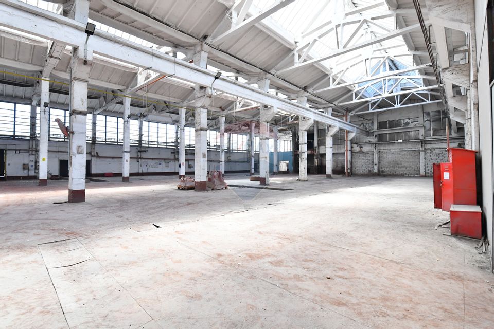 Teren industrial 35.000 mp cu hale de productie Craiova
