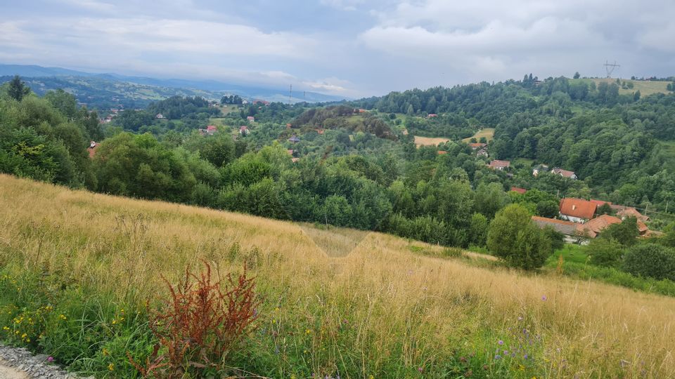 Teren 1,070mp Bran / Strada Festung