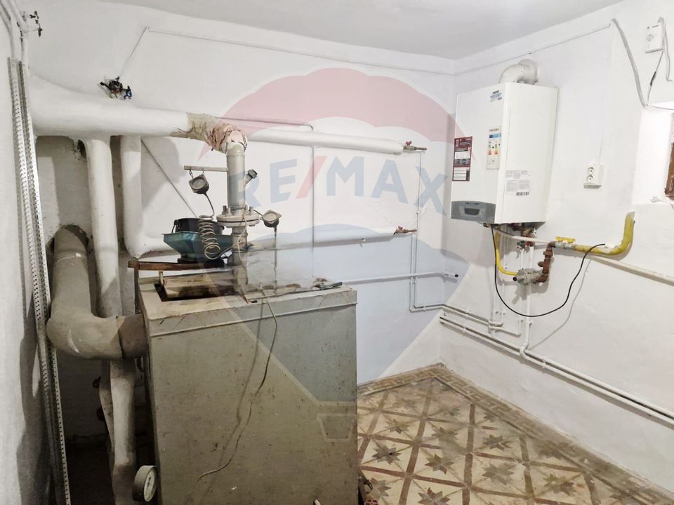 Casă / Vilă  str. Ana Ipatescu S+P+1 , 5 camere , teren - 252 mp