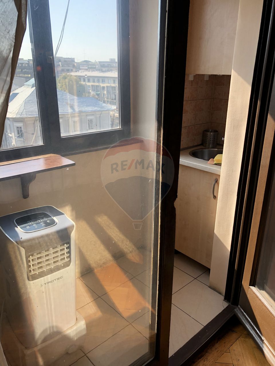 Garsonieră decomandată, vedere catre Dâmbovița, Unirii- bloc fara risc