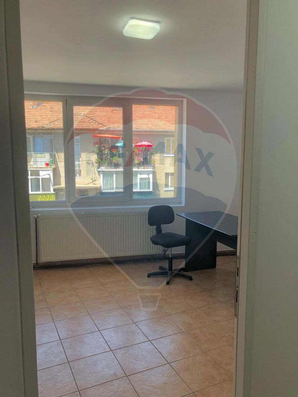 112sq.m Office Space for rent, Semicentral area