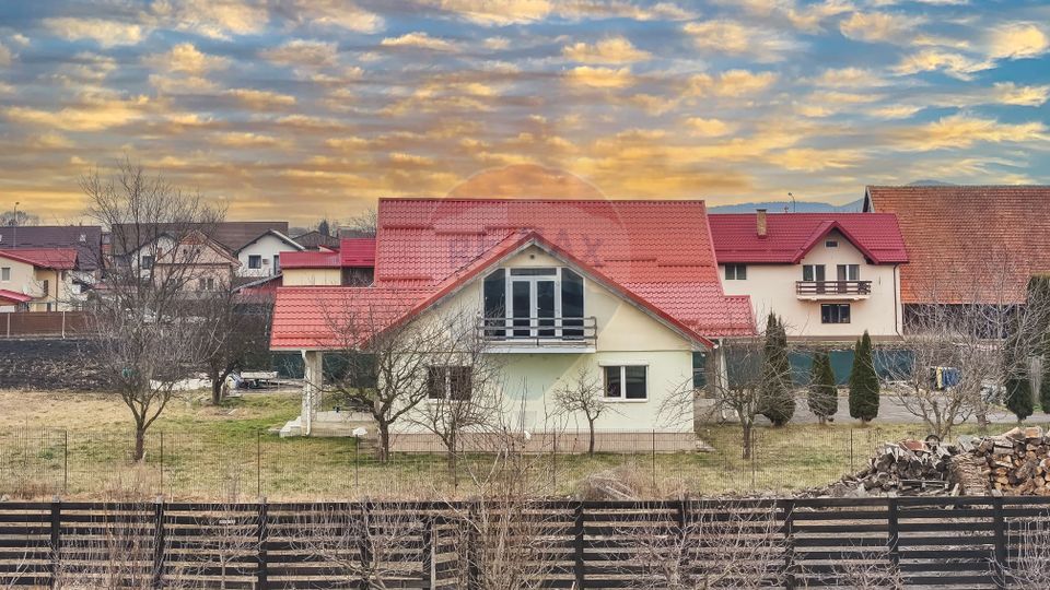 COMISION 0|VILA  STUPINI – 1.400 MP TEREN, 295 MP UTILI