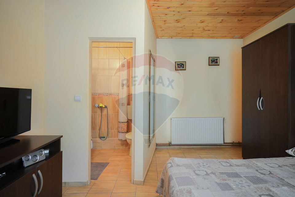 Casă și teren de 1397 mp de vânzare în Ineu, la 18 km de Oradea