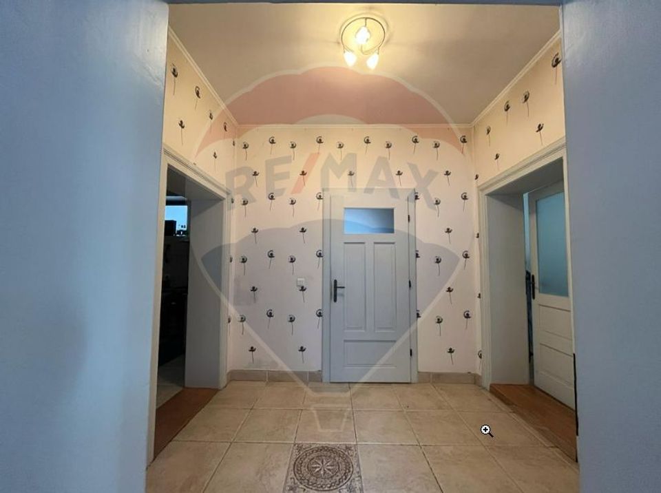 Vilă  de vânzare in Sadu