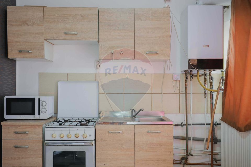 Apartament cu 2 camere de vânzare în zona Decebal, curte comună