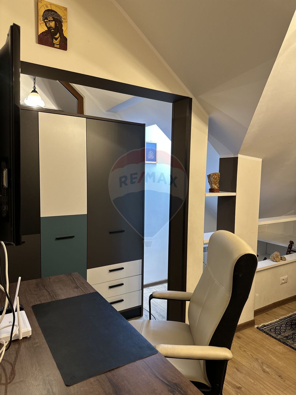 80sq.m Office Space for rent, Central area