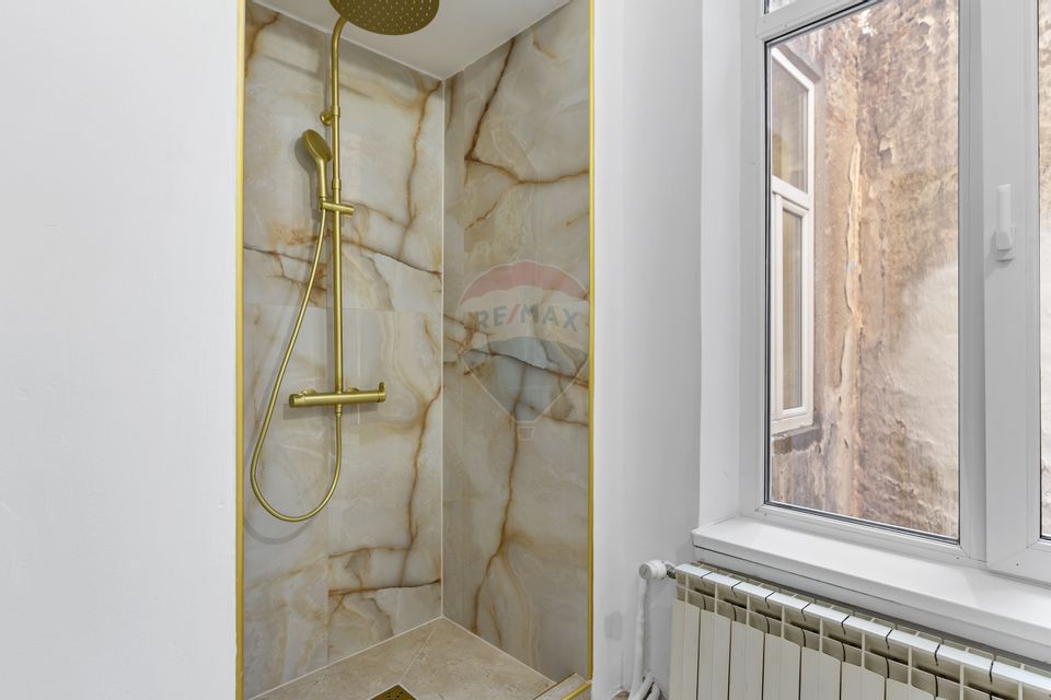 Apartament 3 camere, nemobilat, prima inchiriere-central