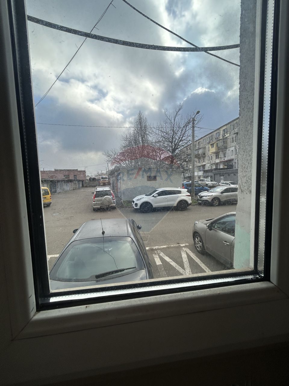 40sq.m Commercial Space for rent, Sud-Est area