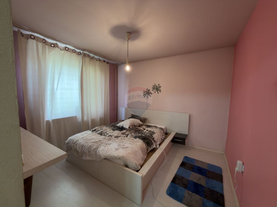 Apartament cu 4 camere de închiriat în zona Rogerius