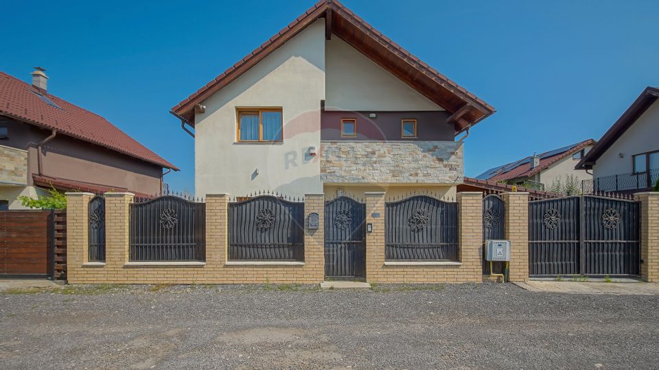 5 room House / Villa for sale