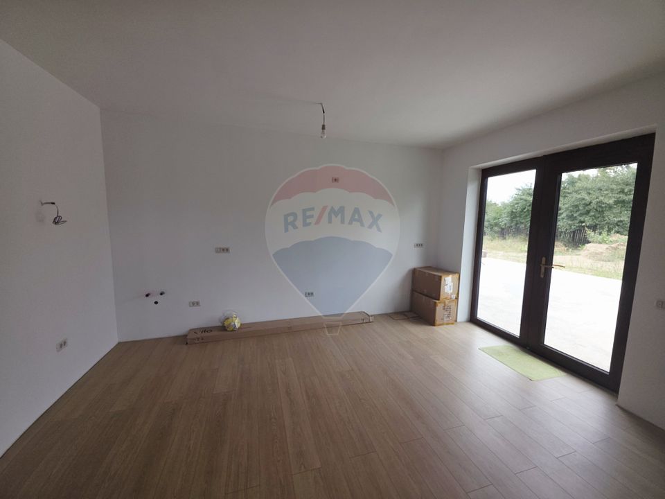 4 room House / Villa for sale