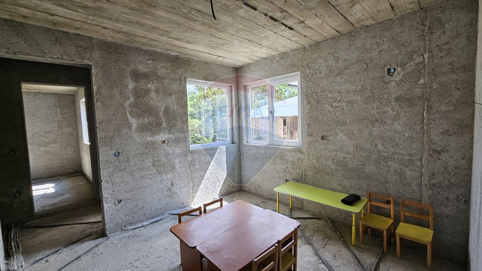 Casă / Vilă, teren 1700mp,  în Lisaura-Ipotești, Suceava