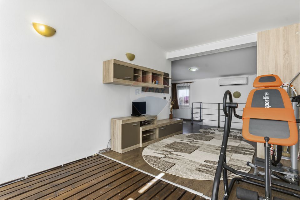 Casă cu 5 camere de inchiriat in Sofronea,Arad