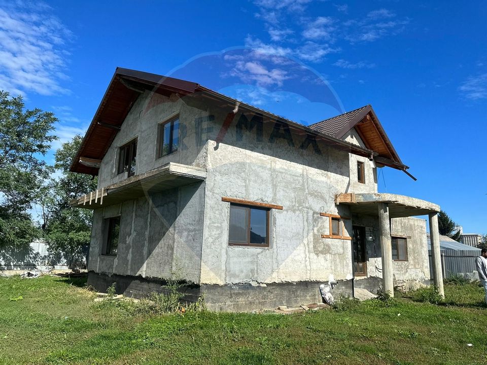 5 room House / Villa for sale, Central area