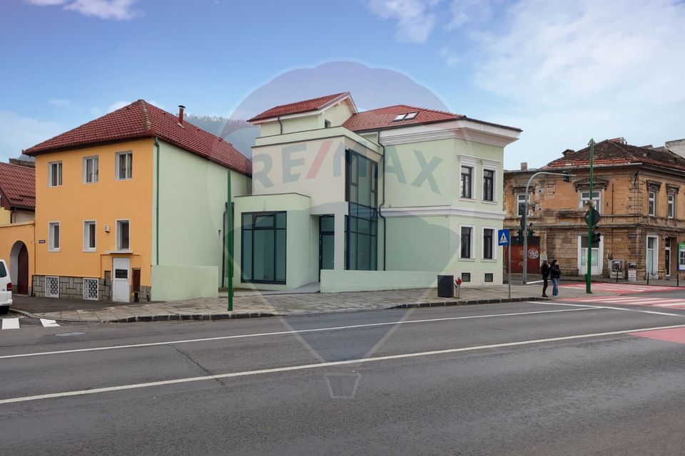 260sq.m Commercial Space for sale, Brasovul Vechi area