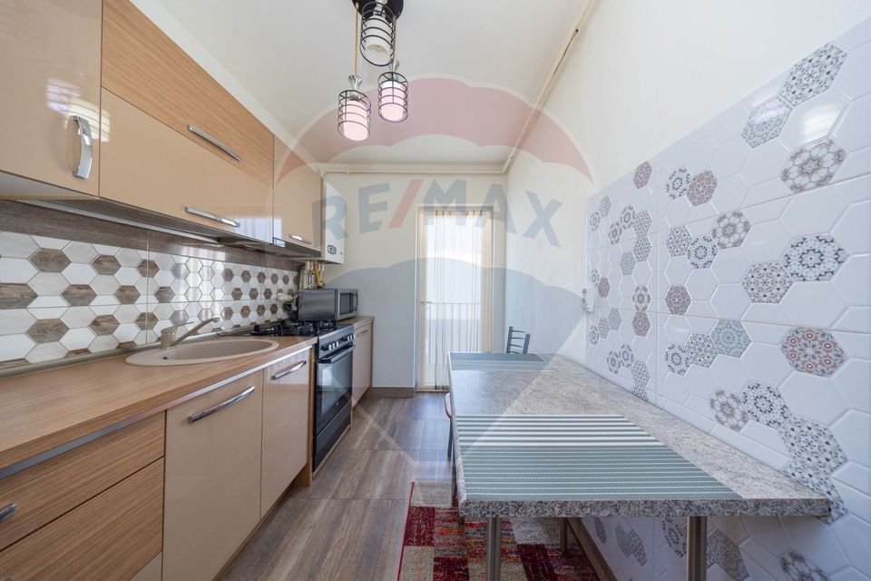 Apartament 2 camere decomandat de vanzare