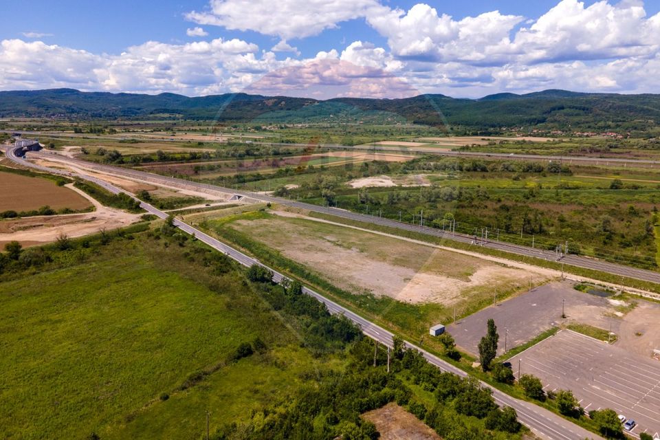 Land 21,536sqm Ilia / Strada principala