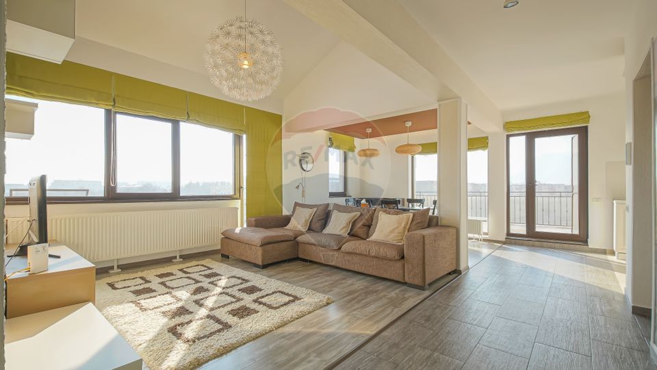 De vanzare penthouse in Tractoru, 3 camere, mobilat si utilat