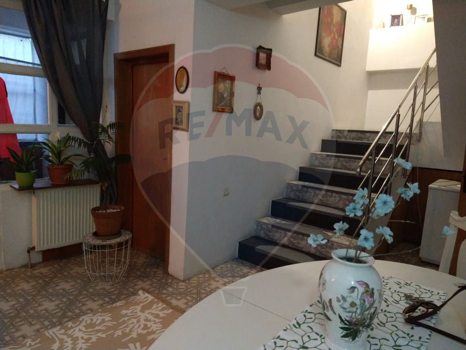 6 room House / Villa for sale, Central area