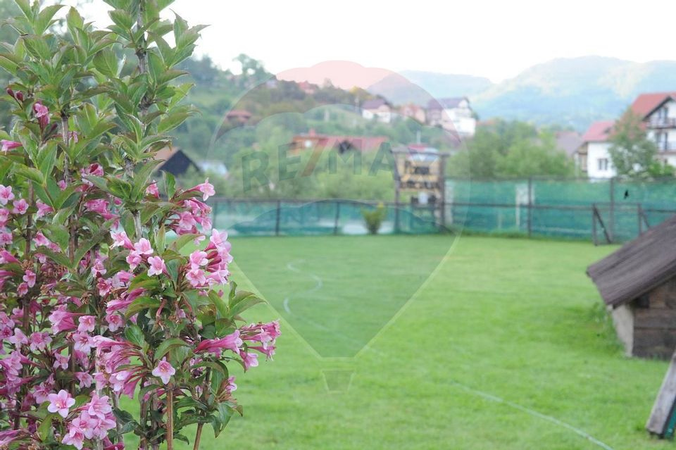 18 room Hotel / Pension for sale