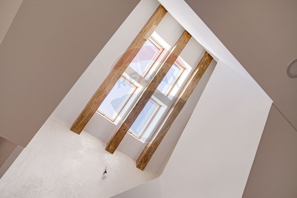 Penthouse exclusivist pe două niveluri, cu terasă– zona Intim