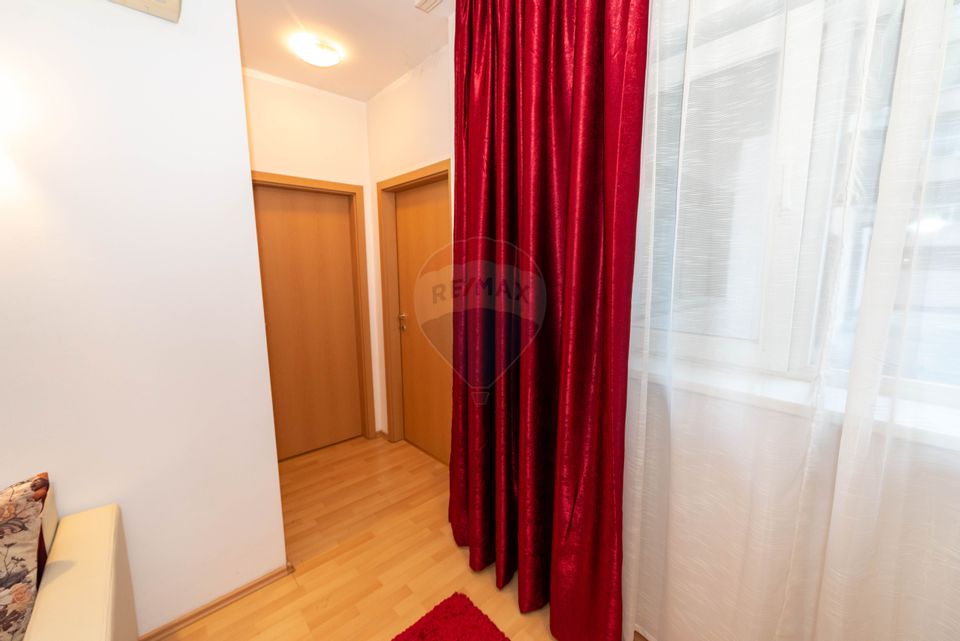 Apartament cu 3 camere de vanzare complex  Rasarit De Soare, Titan