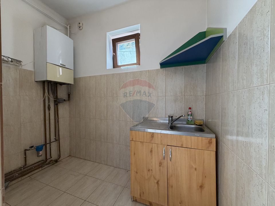 Casă / Vilă cu 5 camere de vânzare în zona Tipografilor