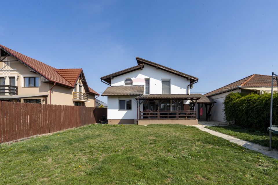 6 room House / Villa for sale